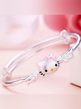 Hello Kitty Silver Tone Bracelet with Pink Bow 🎀